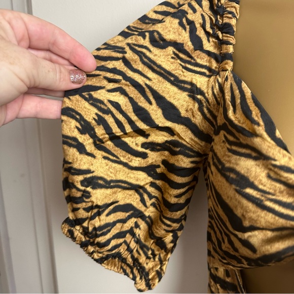 Song of Style Revolve Everly Tiger Multi Button/Tie Front Cutout Dress NWOT S - Picture 10 of 15